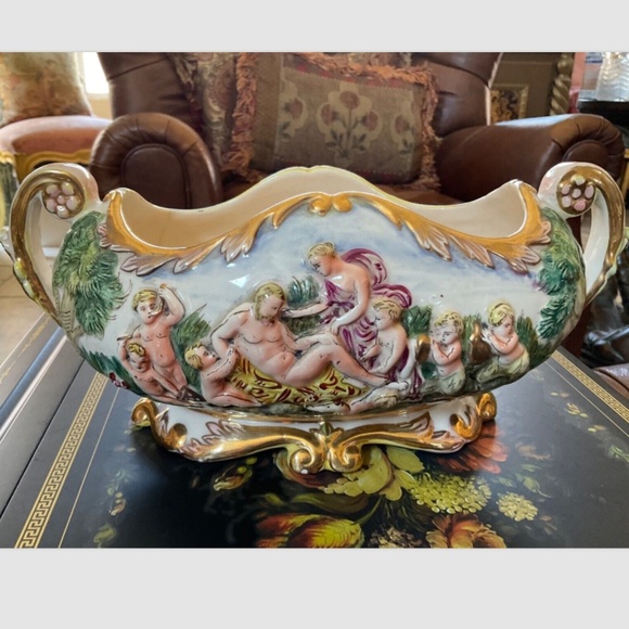 Capodimonte Vintage Pedestal Centerpiece Bowl Planter - Picture 1 of 9